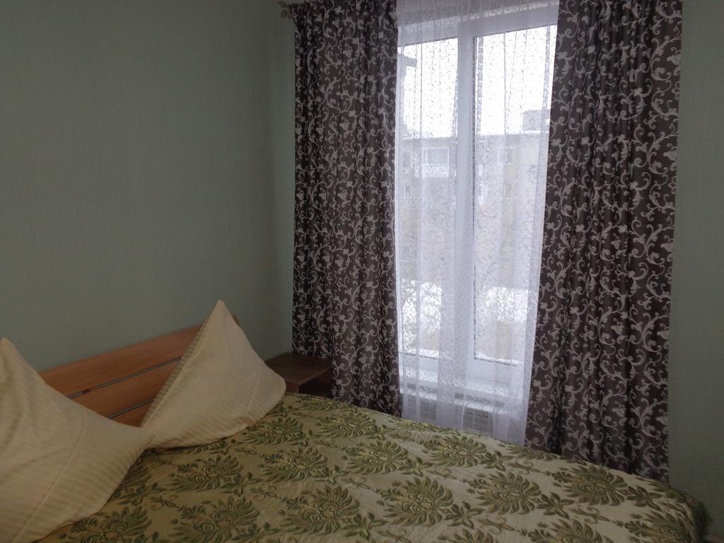 فندق ساراتوففي  Barin الغرفة الصورة